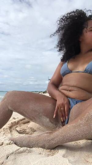bbw beach cum - Homemade Beach Orgasm - Amateur BBW Squirting in Public | AREA51.PORN