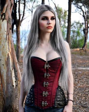 corset shemale and female - with the beautiful Warrior corset and Sterling Silver hairdye.nl We ship  worldwide