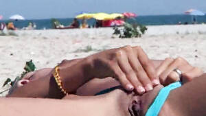 girl peeing on beach voyeur - Amateur girl takes a big piss on the beach | voyeurstyle.com