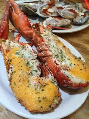 Lobster Porn - Lobster and Oysters [OC] [2448x3264] : r/FoodPorn
