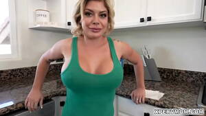 Big Tit Stepmom Kitchen Porn - Busty Stepmom Sara, Fucks in the Kitchen - XNXX.COM