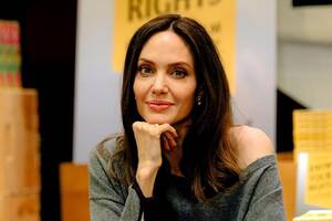 Angelina Jolie Shemale Porn - Angelina Jolie's curious suitors after her divorce with Brad Pitt | Marca