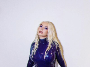 latex christina aguilera porn - Christina Aguilera's skin-tight latex dress is a major vibe
