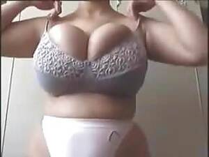 bra fitting - Free Bra Fit Porn Videos (162) - Tubesafari.com