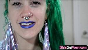 Emerald Australian Women Porn Stars - Girls Out West - Crazy hairy lesbian finger fucking n squirting - XNXX.COM