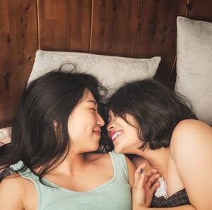 Japanese Forced Lesbian Porn - Am I A Lesbian?' - 15 People Share How They Knew Their Sexuality