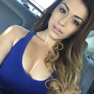 Ma%c5%82e Fiuty - Nosi luÅºne spodnie