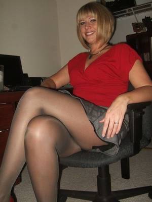 mature granny black nylons - Sexy Mature Ladies: Sexy Mature Ladies what a great pair of legs !