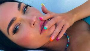 Lesbian Sex Megan Fox - Megan Fox Showed Off Her Bi-Pride With A Rainbow Manicure