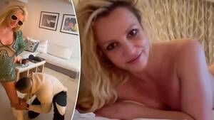 Britney Spears Full Porn Tape - Britney Spears explains posing nude on social media: 'I feel sexy'