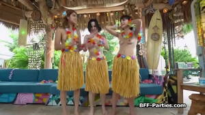Hawaiian Girl Birthday Porn - Trip to Hawaii ends in a fourway - XNXX.COM