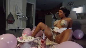 ebony pussy cake - Ebony model enjoys birthday cake - XVIDEOS.COM