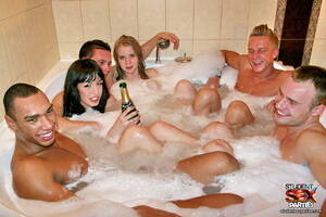 hot tub orgy college - Drunk college students fucking at a hot tub orgy Porn Pictures, XXX Photos,  Sex Images #3337564 - PICTOA