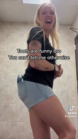 Funny Fart Porn - Waitress farts on break - ThisVid.com