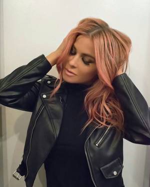 Carmen Electra Leather Porn - â€œLOVING my new peach #MatrixHair! TY sooooo much @majormoonn & @matrix.  Peach SorbetPeachesHairPsCarmen ElectraLeatherWhoville ...
