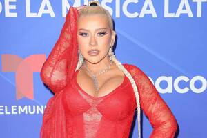 christina aguilera upskirt pussy - Christina Aguilera Drops Updated 'Beautiful' Video