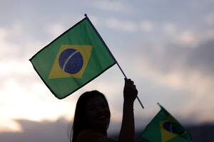 Brazilian Sleep Porn - Brazil Credit Outlook Raised to Positive by S&P; Real Jumps - Bloomberg