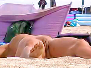 erotic nude pussy on beach - See sexy pussies at the nude beach | voyeurstyle.com
