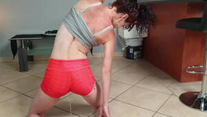 desperate pee pants - Desperate tight pants piss while doing stretches and exercising -  XVIDEOS.COM