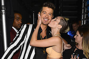 Miley Cyrus Robin Thicke Porn - Miley Cyrus's VMA Performance Sparks Debate on Social Media - WSJ