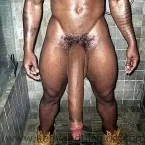 Biggest Penis Porn - Nigerian guy with the Biggest PENIS shares pics online | Kenya Adult Blog