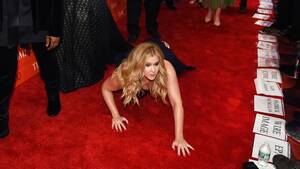 drunk gangbang captions - How to work the red carpet â€“ and other lessons from Amy Schumer