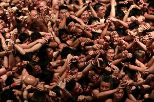 japan nude crowd - AFP / Behrouz Mehri ...