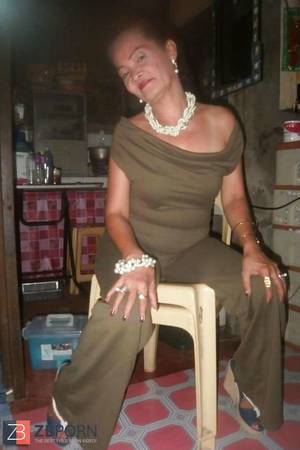 Filipina Grandma Porn - My filipina granny girlfriend maud 62yrs old