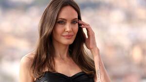 Angelina Jolie Shemale Porn - Angelina Jolie Now Has Shadow Hair, the Perfect Blend Between Blonde and  Brunette | Glamour