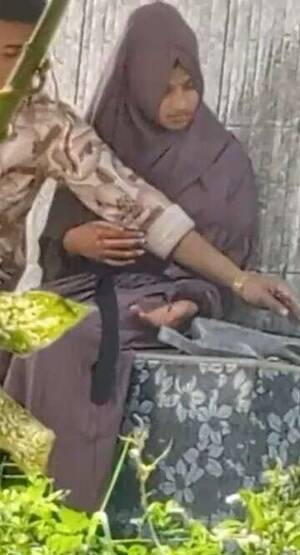 muslim fucking indian lady - Beautiful Beautiful Muslim girl free desi porn get fuck outdoor bf -