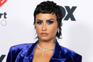 Black Lesbian Porn Demi Lovato - Demi Lovato Announces New Single 'Skin of My Teeth'