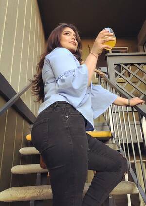 indian teen flaunts - When Indian girls flaunt their perfect asses Foto PornÃ´ - EPORNER