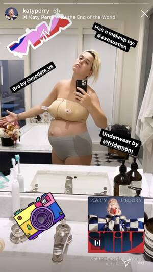 katy perry - Katy Perry posts pic in nursing bra days after having baby