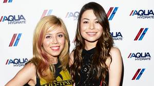 miranda cosgrove lesbian sex - Jennette McCurdy Opens Up About Friendship With Miranda Cosgrove and Why  She's Not in the 'iCarly' Reboot | Entertainment Tonight