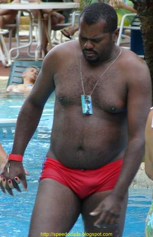 Black Daddy Bear Porn - men in speedos
