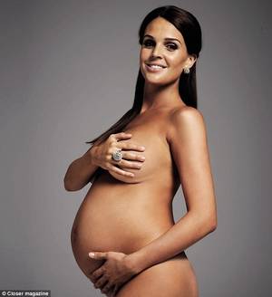 group of naked pregnant - Pregnant model Danielle Lloyd recreates Demi's nude cover