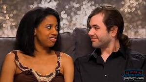 couples seeking threesome - Couple looking for a good match for a threesome experience - XVIDEOS.COM