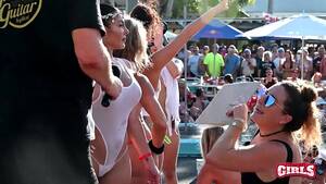 best twerk party - Pool Party Twerk Sluts Naked and Wild 19 - XVIDEOS.COM