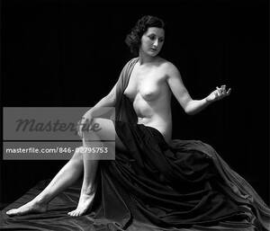 1920s Vintage Nude Girls Porn - 1920s NUDE WOMAN SITTING CLASSICAL POSE RETRO VINTAGE - Stock Photo -  Masterfile - Rights-Managed, Artist: ClassicStock, Code: 846-02795753