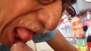 False Teeth - Old Mexican Grandpa takes out his dentures/false teeth - ThisVid.com