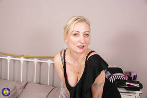 Mature Polish Porn - Attractive Polish blonde Milf showing off her body and works her pussy to a  climax - Mature.nl