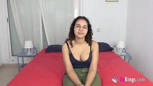 Fakings Porn - La joven Lily, de tan solo 18 aÃ±os, debuta en el porno con FAKings y nos  sorprende con sus gargantas profundas - XVIDEOS.COM