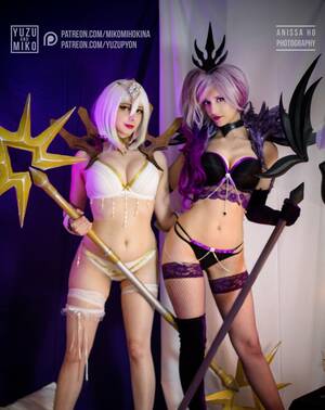 Lux League Of Legends Cosplay Porn - DUO] - Light x Dark Elementalist Lux boudoir cosplay by Mikomi Hokina &  Yuzupyon! â™¥ : r/Rule34LoL