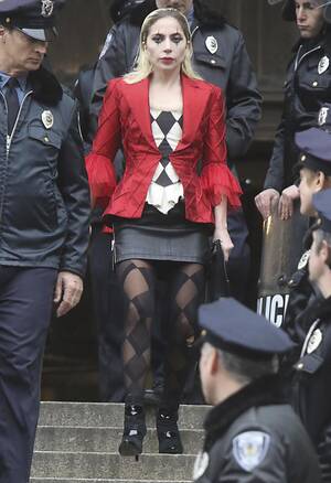 Lady Gag - Lady Gaga films 'Joker 2' in New York. Is she Harley Quinn? - Los Angeles  Times