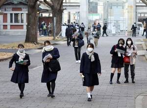 Bisexual Japanese Schoolgirl Sex - Japan Hair Controversy Highlights Harmful School Policies | Human Rights  Watch