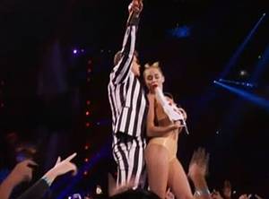 Miley Cyrus Robin Thicke Porn - Miley Cyrus blurred the lines between erotic dance and soft porn with her  go-go performance in a bikini with Robin Thicke last night at MTV's Video  Music ...