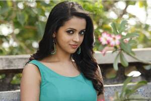 bhavna south indian actress nude - MNTC Tamil Actress Bhavana Poster (Vinyl Paper Print Size 18 x 24 inch) :  Amazon.in: Home & Kitchen