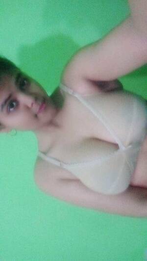 home made desi nude girls - Mallu Teen Homemade Nude Topless Nude