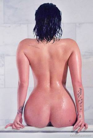 Demi Lovato Photo Racy Sex Tape - Demi Lovato full frontal posing photos. Demi Lovato booty in tiny bikini. Demi  Lovato