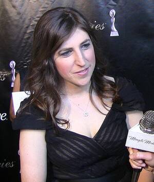 Mayim Bialik Blossom Porn - Big Bang Theory' actress getting divorce | Otago Daily Times Online News